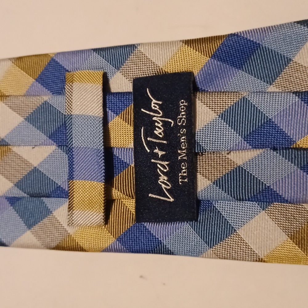 Lord & Taylor The Men's Shop Silk Tie - Picture 8 of 11